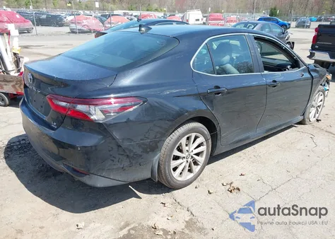 2021 Toyota Camry Le Awd z USA, uszkodzony, nr VIN 4T1C11BK7MU030847